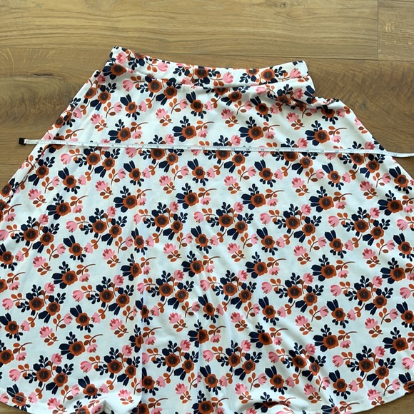 Floral A line skater skirt - Picture 5 of 7